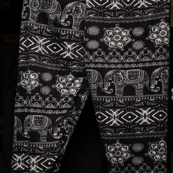 Cozy elephant leggings - Picture 1 of 2